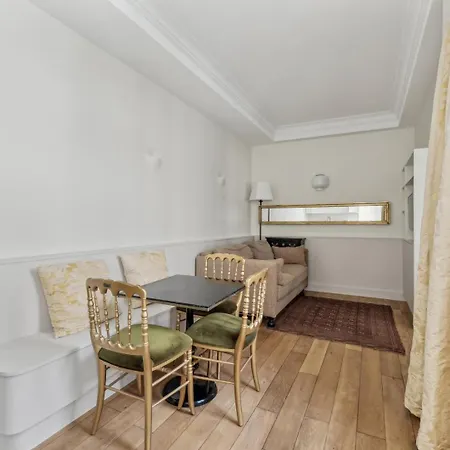 Apartment Au Coeur Du Quartier St Germain Paris
